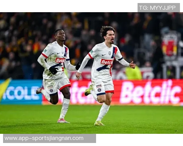 扑点神勇萨福诺夫助巴黎两战点球大战成功扑出六球展现实力