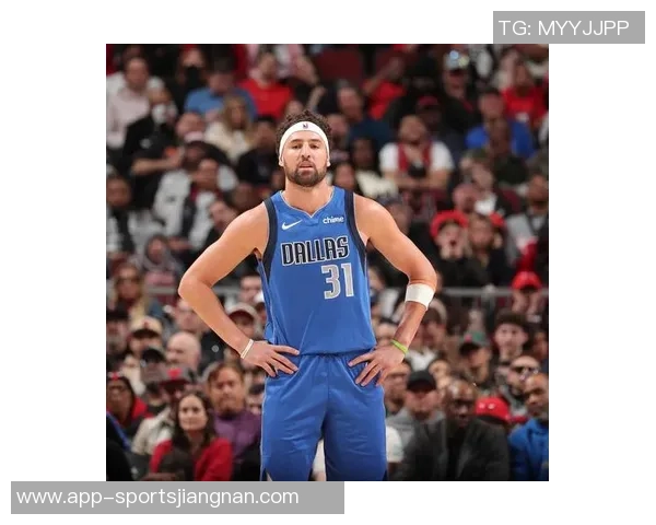 克莱三分球生涯达2800记成为历史第五位球员距离利拉德仅差五记